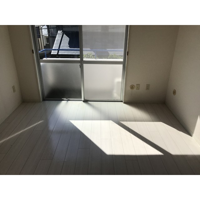 フローラルコートⅢ202号室 リビング