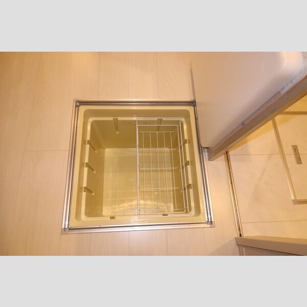 コンフォート　リリィ 床下収納