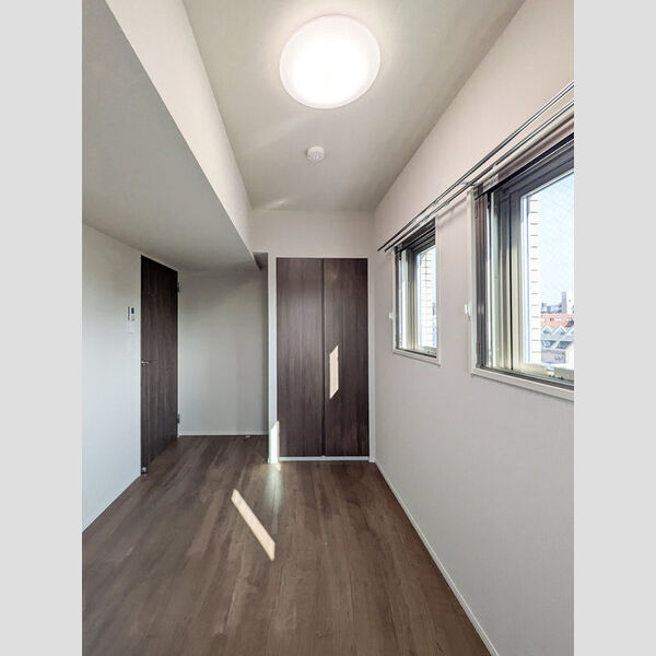 サンジョイアゼロ702号室 洋室5.3帖④