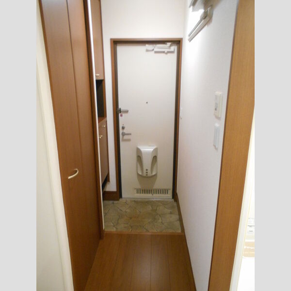 ラ・ポルト ボヌール103号室 玄関