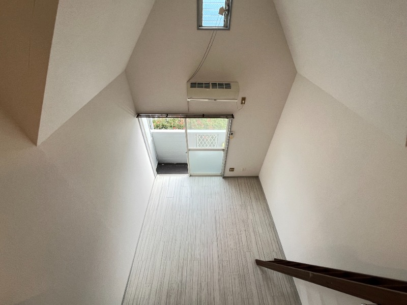 コリーヌ・F 内観