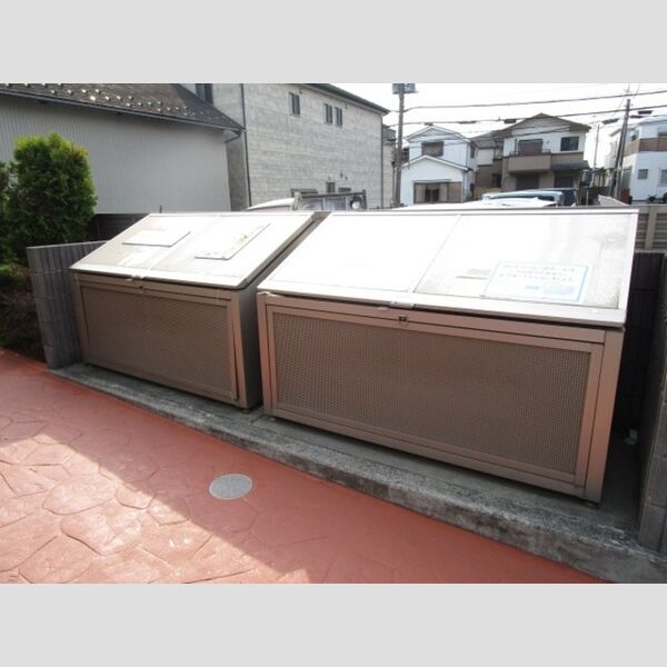 ソレイユ 入居者専用ゴミストッカー