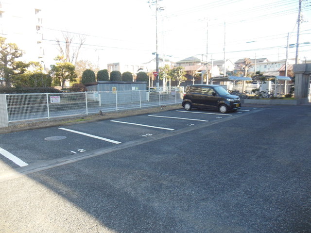 グランバニア 駐車場①