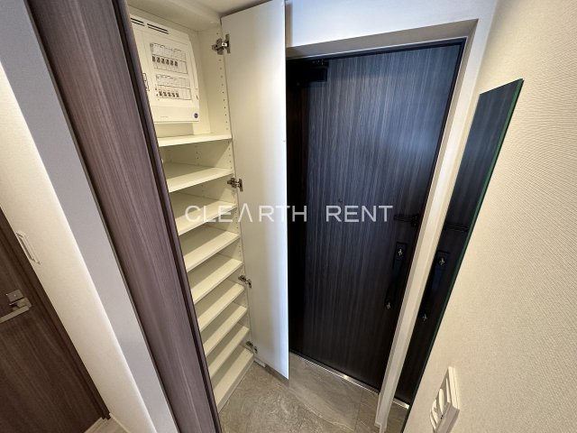 コンシェリア池上 ＴＨＥ ＲＥＳＩＤＥＮＣＥ シューズクローゼット