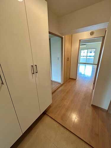 新蓮根団地第１４号棟 玄関