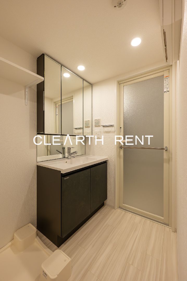 ＧＲＡＮ ＰＡＳＥＯ三宿地下1階 三面鏡の独立洗面台