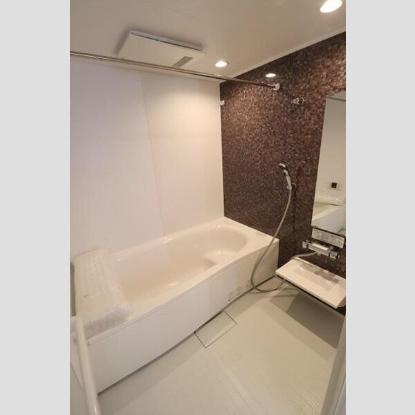 セジュール春日町2 追焚・浴室換気乾燥機付一坪バス