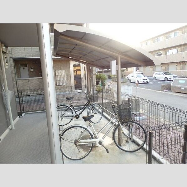 clochett et soleil (クロシェット エト ソレイユ)　 駐輪場