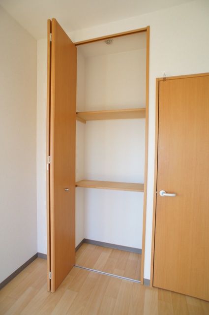 Ａｄａｇｉｏ0301号室 便利な収納スペースです