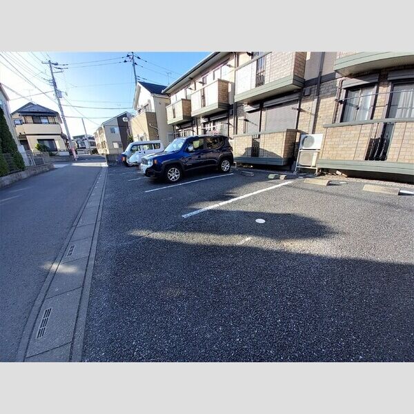 クレール203号室 駐車場