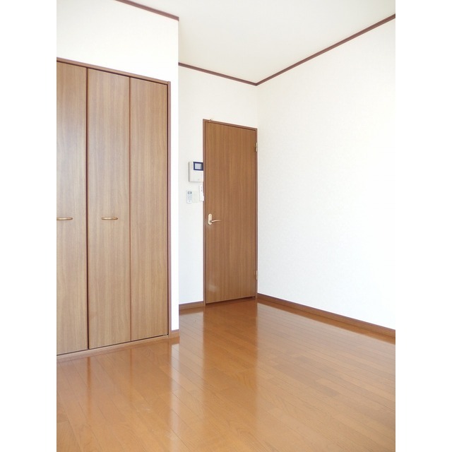 アンプルール ブワ スーブニール105号室 内観