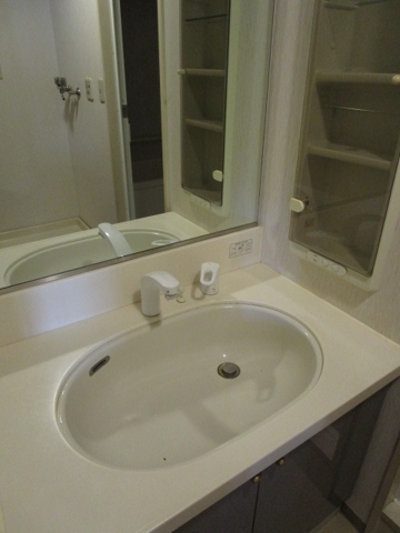 アーバンクリスタル九段下 洗面