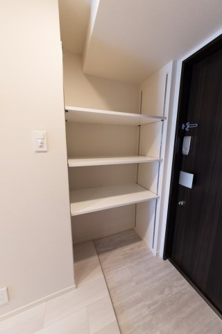 プラウドフラット浅草アベニュー 玄関収納