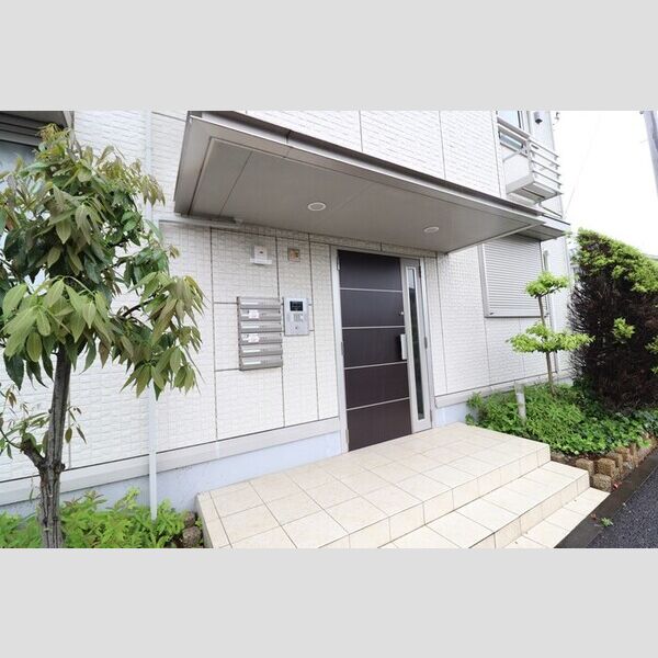 フェリーチェ　ヴィータ　A エントランス