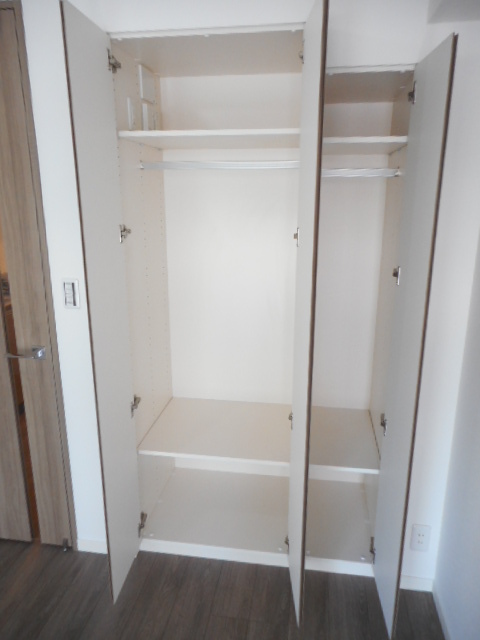 エムフラット秋葉原0703号室 収納