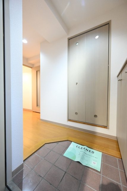 東建シティハイツ上野 玄関