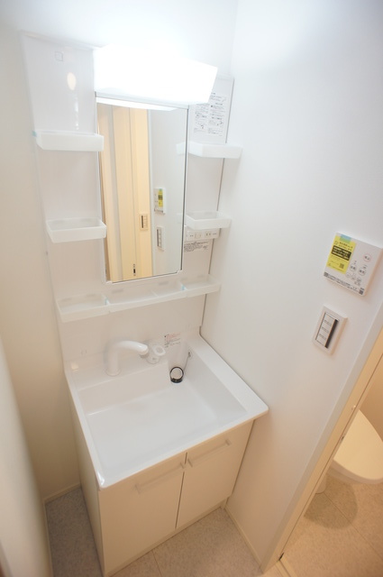 ラウレア千葉中央0102号室 独立洗面台