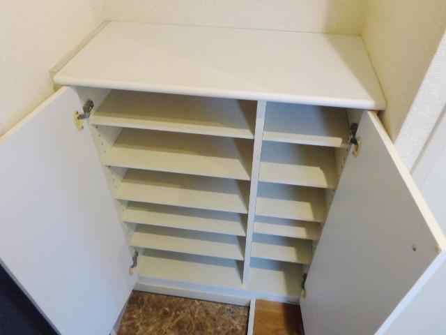 リバーサイドソシア306号室 下駄箱