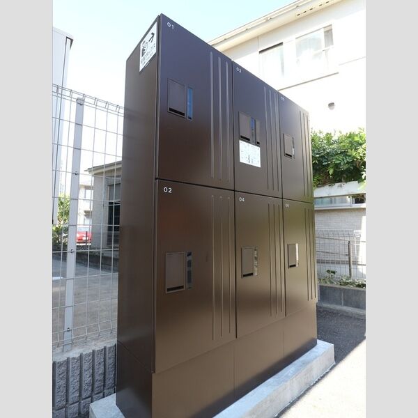 プレヴェール南林間 宅配BOX