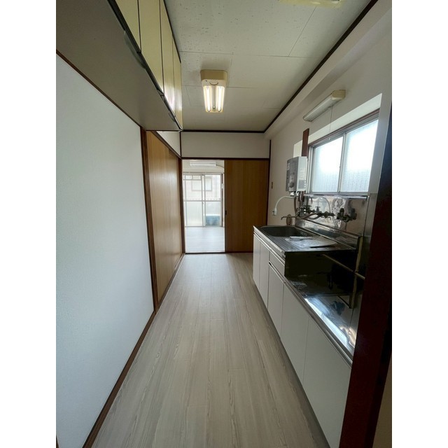 マンション丸中201号室 内観