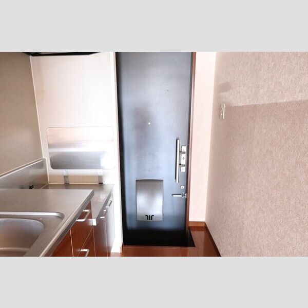 レーベンハイム氷川 玄関