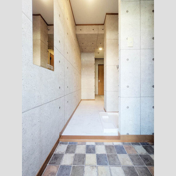 ヴィラ・ファミーユ　A 玄関