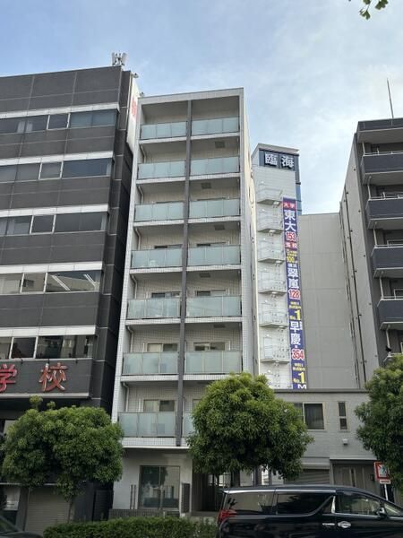 ドゥ・クリヨンの外観画像