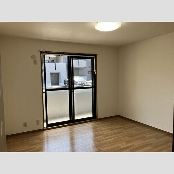 トリニシティ　弐番館101号室 洋室