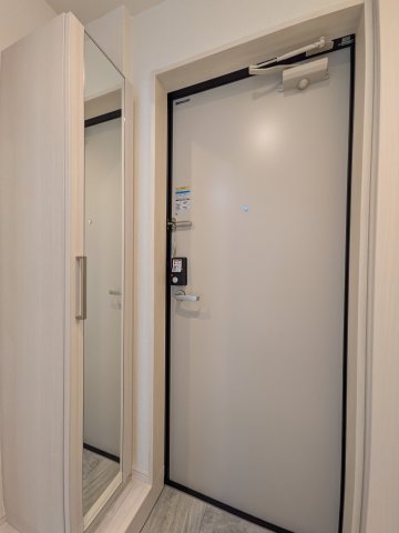 ニコ春日町0203号室 玄関