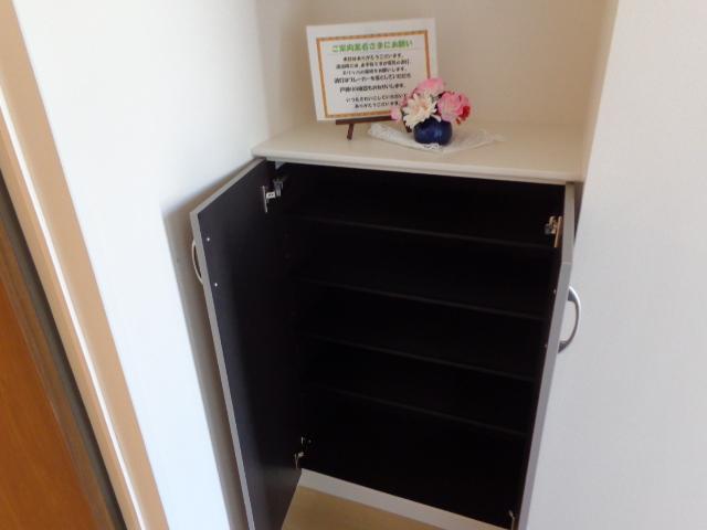 ロイヤルコート　湘南 下駄箱