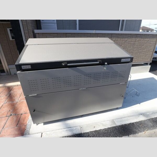 マ・メゾン201号室 専用ゴミストッカー