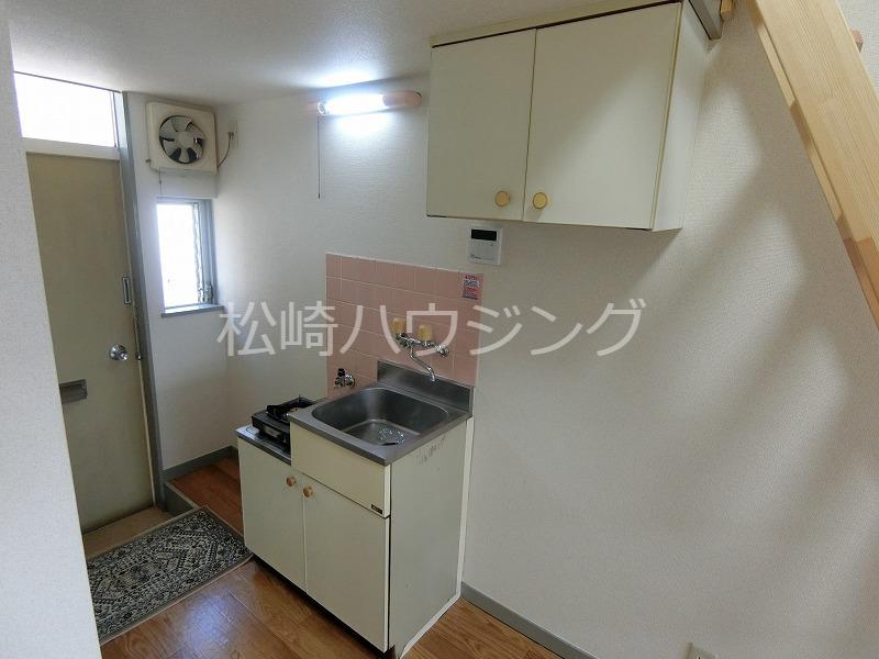 ホワイト松が丘1階 別室の写真です。