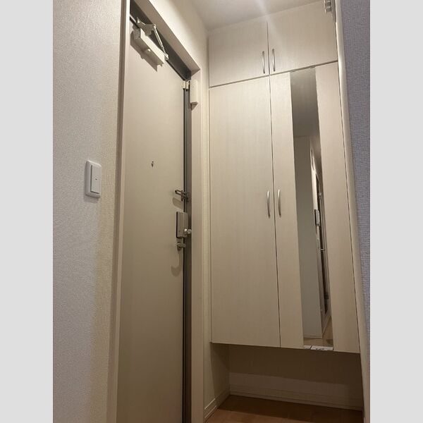 ラ・フルール301号室 玄関