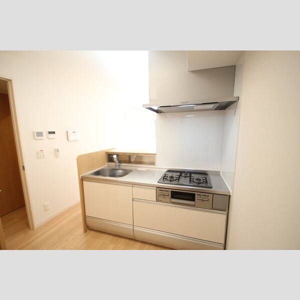 ソレイユ103号室 キッチンはガス3口グリル付き!