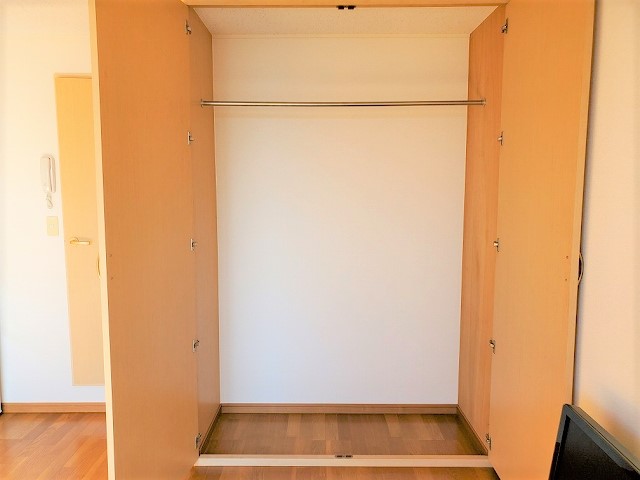 レオパレスエクレール301号室 内観