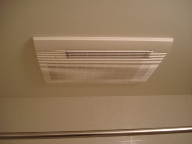 グランベル・ハウスⅠ202号室 浴室乾燥機