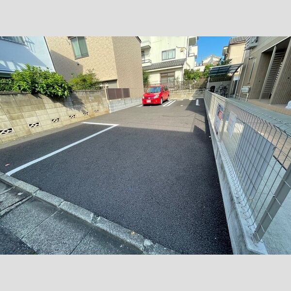 シャルマン梅島 駐車場