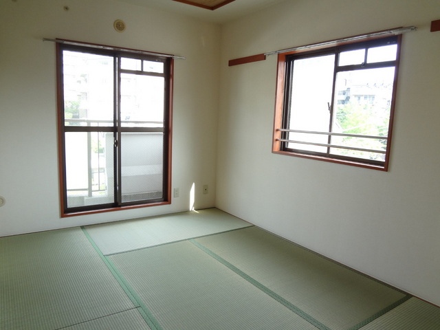 クイーンベル0406号室 リビング