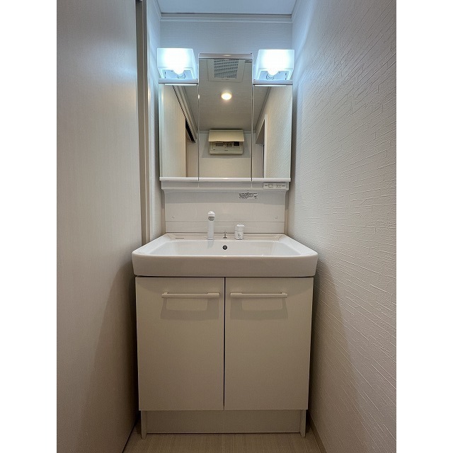 今野メゾネットB号室 独立洗面台