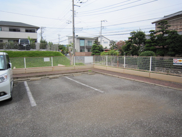 スクエア西部 駐車場です