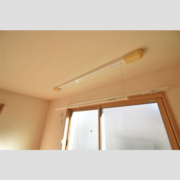 エーデルハイムW101号室 室内物干し