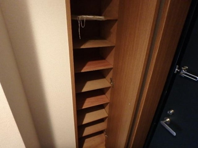 シンシア大森本町 靴入