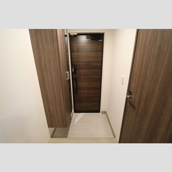 N・D-ROOM IIDACHOU　A棟106号室 玄関