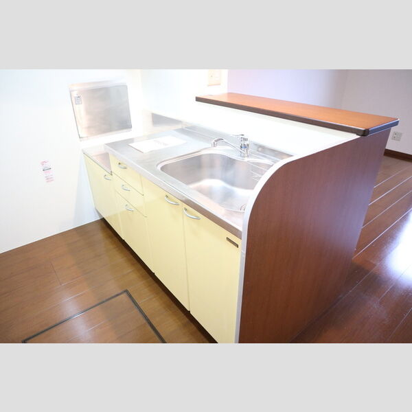 リリー坂下　A/BB102号室 対面カウンターキッチン