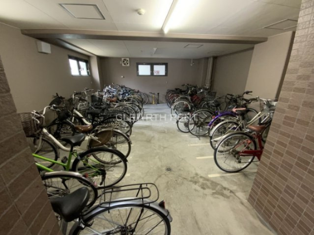 プレール・ドゥーク目白アベニュー8階 駐輪場