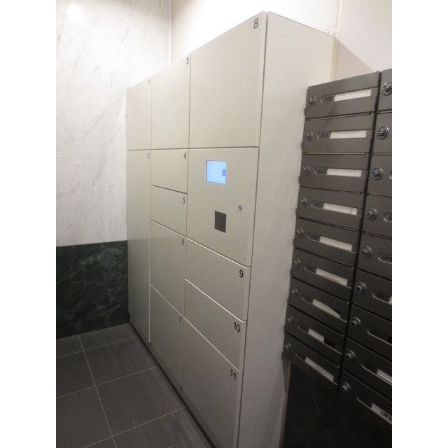 ナビウス中野3階 宅配ボックス