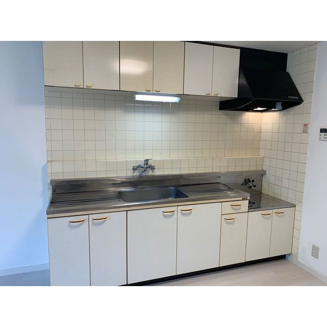 コモド三郷 内観