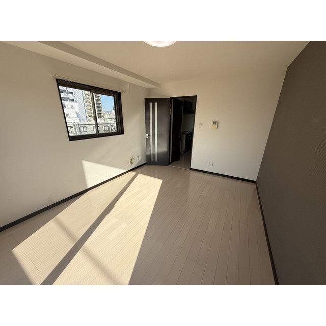 セゾン・ドゥ・ブランシェ千葉中央401号室 リビング