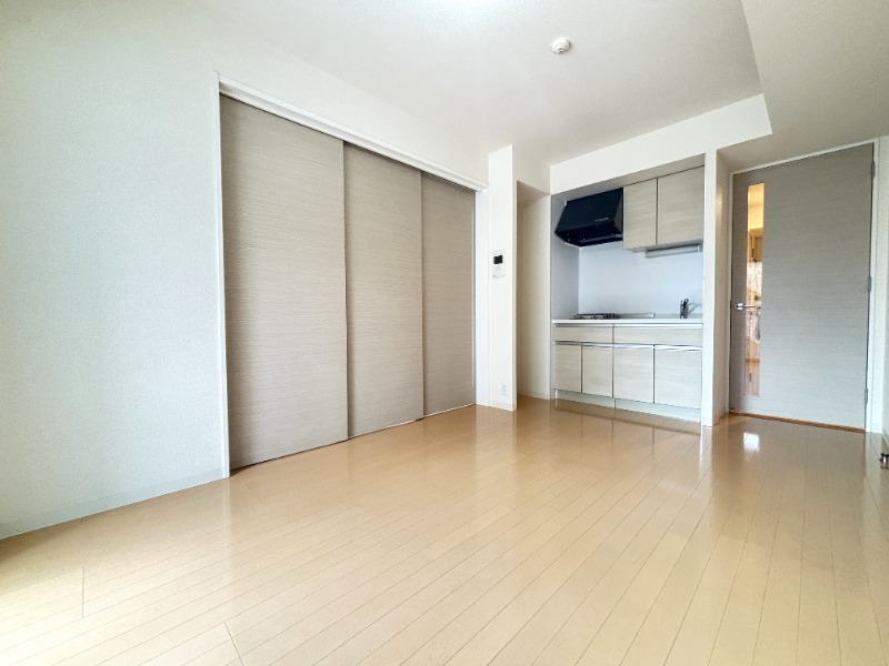 ＰＯＲＴＯ　ＰＡＲＴＩＲＥ　ＹＯＫＯＨＡＭＡ5階 リビング