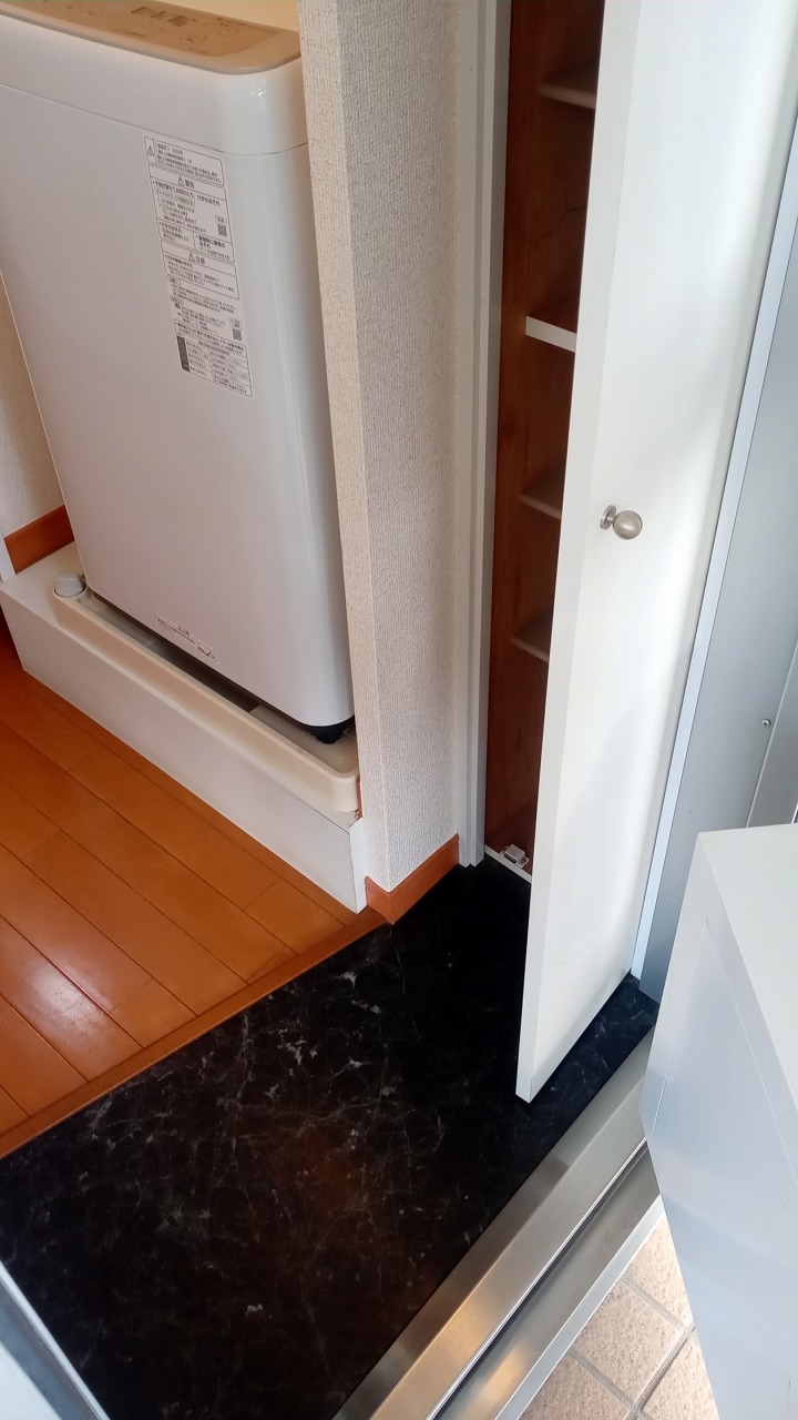 レオパレスＢＲＩＧＨＴ 玄関